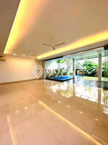 Rumah Mewah LB 470m2 Siap Pakai Desain Elegan di Kemang, Jakarta Selatan Rumah Mewah LB 470m2 Siap Pakai Desain Elegan di Kemang, Jakarta Selatan
