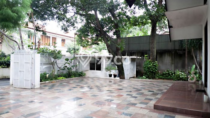 Rumah Luxury Modern Tanpa Renovasi di Kemang Jakarta Selatan Rumah Luxury Modern Tanpa Renovasi di Kemang Jakarta Selatan
