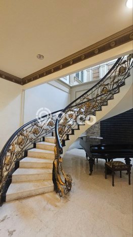 For Sale! Premium House LT 887m2 Desain Elegan di Kemang For Sale! Premium House LT 887m2 Desain Elegan di Kemang