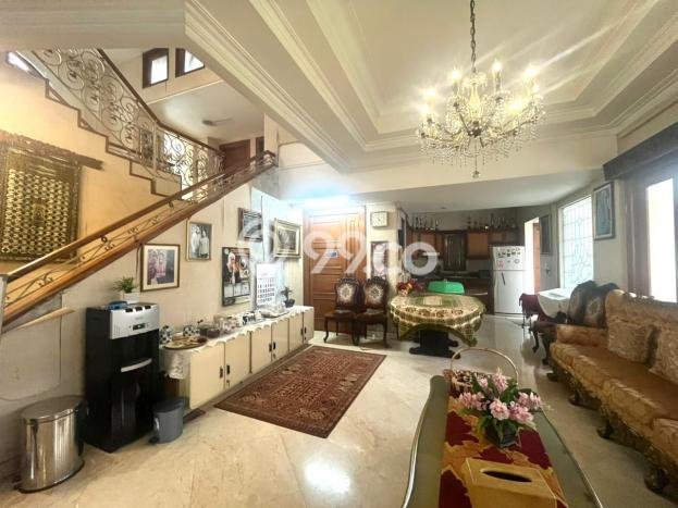 Rumah Elit LB 1200m2 Siap Huni Desain Elegan di Bintaro, Jakarta Selatan Rumah Elit LB 1200m2 Siap Huni Desain Elegan di Bintaro, Jakarta Selatan