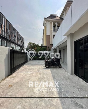 Unit Kost Dijual di Mampang Prapatan dengan 17 Kamar Tidur & Luas Bangunan 375m2 Unit Kost Dijual di Mampang Prapatan dengan 17 Kamar Tidur & Luas Bangunan 375m2