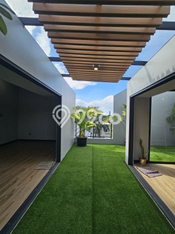 Rumah Mewah LB 400m2 Siap Huni Desain Elegan di BSD, Tangerang Rumah Mewah LB 400m2 Siap Huni Desain Elegan di BSD, Tangerang