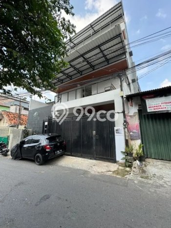 Rumah Kost untuk Dijual di Tomang Punya 33 Kamar Rumah Kost untuk Dijual di Tomang Punya 33 Kamar