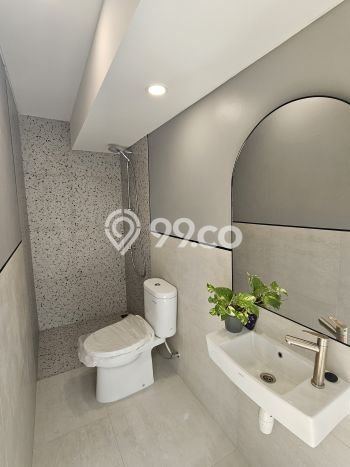Rumah Mewah LB 400m2 Siap Huni Desain Elegan di BSD, Tangerang Rumah Mewah LB 400m2 Siap Huni Desain Elegan di BSD, Tangerang