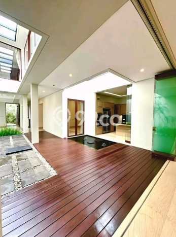 Rumah Mewah LB 470m2 Siap Pakai Desain Elegan di Kemang, Jakarta Selatan Rumah Mewah LB 470m2 Siap Pakai Desain Elegan di Kemang, Jakarta Selatan