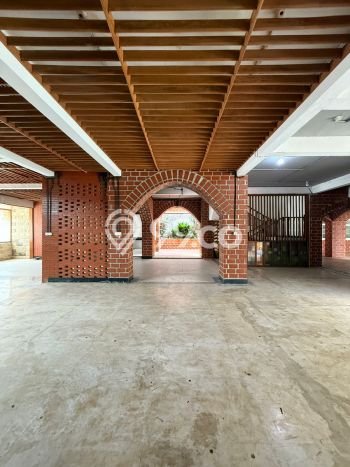 Unit Komersial Dijual di Jakarta Selatan LT 788m2 & LB 1000m2 Unit Komersial Dijual di Jakarta Selatan LT 788m2 & LB 1000m2