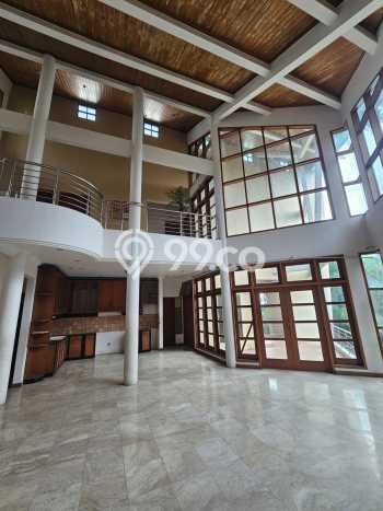 Jual Rumah Luas Elegan Dengan View Eksklusif di Sentul, Bogor Jual Rumah Luas Elegan Dengan View Eksklusif di Sentul, Bogor