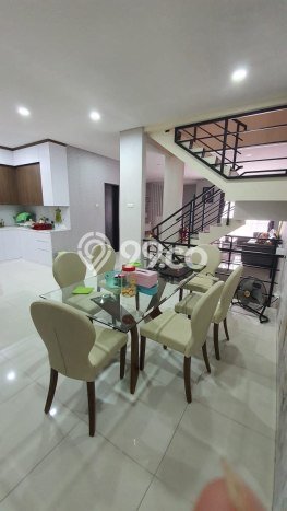 Rumah Elit Modern Tanpa Renovasi di Tanjung Duren Jakarta Barat Rumah Elit Modern Tanpa Renovasi di Tanjung Duren Jakarta Barat
