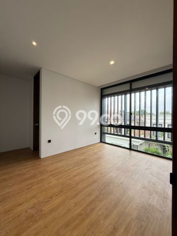 For Sale! Premium House LT 209m2 Desain Elegan di Kemang For Sale! Premium House LT 209m2 Desain Elegan di Kemang