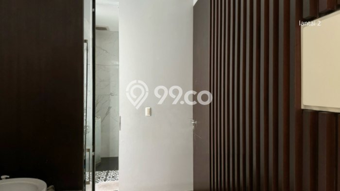 Rumah Elit LB 206m2 Siap Huni Desain Elegan di Permata Buana, Jakarta Barat Rumah Elit LB 206m2 Siap Huni Desain Elegan di Permata Buana, Jakarta Barat