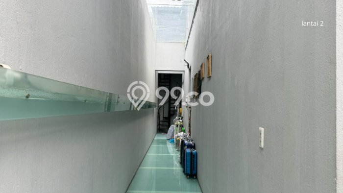 Rumah Elit LB 206m2 Siap Huni Desain Elegan di Permata Buana, Jakarta Barat Rumah Elit LB 206m2 Siap Huni Desain Elegan di Permata Buana, Jakarta Barat