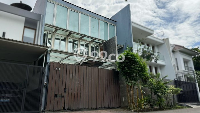 Rumah Elit LB 206m2 Siap Huni Desain Elegan di Permata Buana, Jakarta Barat Rumah Elit LB 206m2 Siap Huni Desain Elegan di Permata Buana, Jakarta Barat