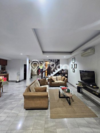 Rumah LT 224m² Dekat Pusat Perbelanjaan di Duri Kepa, Jakarta Barat Rumah LT 224m² Dekat Pusat Perbelanjaan di Duri Kepa, Jakarta Barat