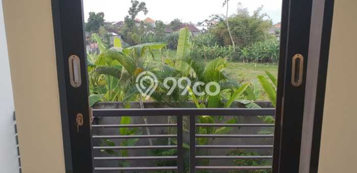 Rumah di Kerobokan, 3 KM, Design Modern, Luas 160m² LB 120m² Rumah di Kerobokan, 3 KM, Design Modern, Luas 160m² LB 120m²