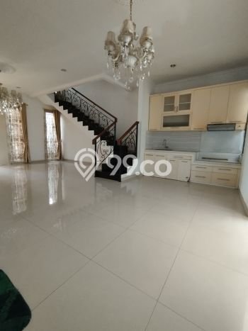 Rumah Nyaman di Tebet, 4 KT, Lingkungan Strategis, LT 150m² LB 250m² Rumah Nyaman di Tebet, 4 KT, Lingkungan Strategis, LT 150m² LB 250m²