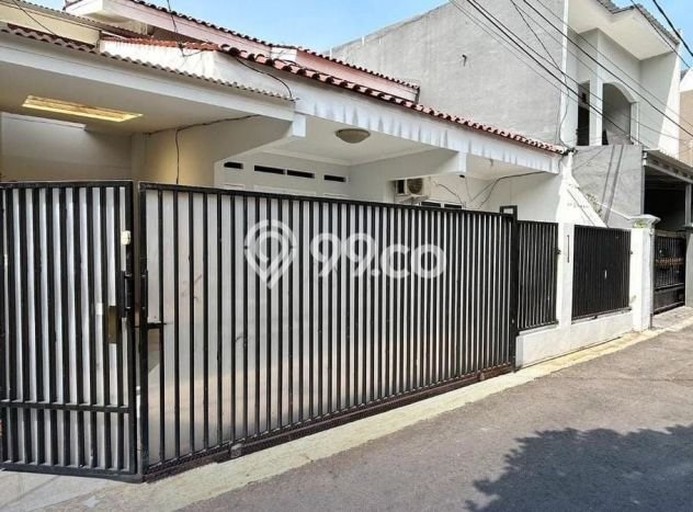 Rumah di Tebet, Jakarta Selatan, LT 131m² Bangunan 148m² Rumah di Tebet, Jakarta Selatan, LT 131m² Bangunan 148m²