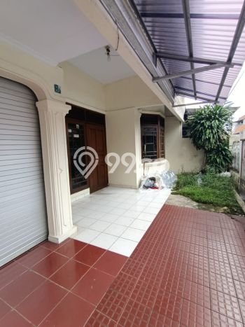 Rumah di Tebet, 2 KM, Lingkungan Elite, LT 135m² LB 120m² Rumah di Tebet, 2 KM, Lingkungan Elite, LT 135m² LB 120m²