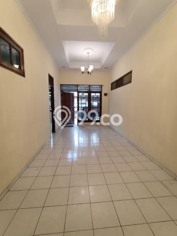 Rumah di Tebet, 2 KM, Lingkungan Elite, LT 135m² LB 120m² Rumah di Tebet, 2 KM, Lingkungan Elite, LT 135m² LB 120m²