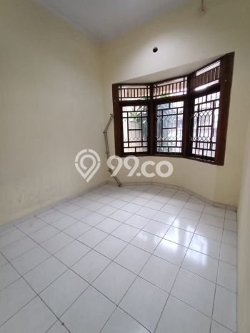 Rumah di Tebet, 2 KM, Lingkungan Elite, LT 135m² LB 120m² Rumah di Tebet, 2 KM, Lingkungan Elite, LT 135m² LB 120m²