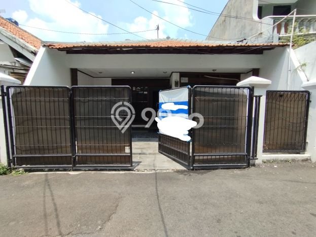 Rumah di Kawasan Tebet, Lingkungan Premium 3 KT Rumah di Kawasan Tebet, Lingkungan Premium 3 KT