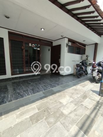 Rumah di Kawasan Tebet, Lingkungan Premium 3 KT Rumah di Kawasan Tebet, Lingkungan Premium 3 KT