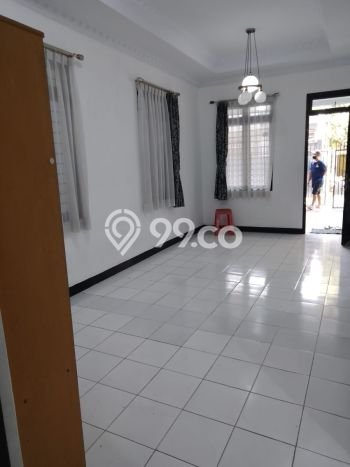 Rumah area Tebet, 2 KT, Lingkungan Strategis, LT 90m² Bangunan 100m² Rumah area Tebet, 2 KT, Lingkungan Strategis, LT 90m² Bangunan 100m²
