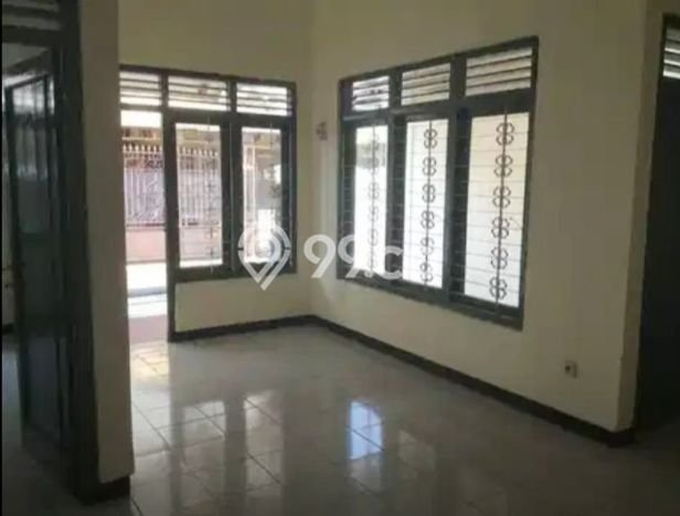 PRIME LOCATION! Rumah area Tebet, 2 KM, Area Tenang, LT 140m² Bangunan 120m² PRIME LOCATION! Rumah area Tebet, 2 KM, Area Tenang, LT 140m² Bangunan 120m²