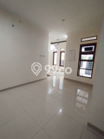 Rumah kawasan Tebet, Akses ke Fasilitas, 5 KM, LT 140m² LB 200m² Rumah kawasan Tebet, Akses ke Fasilitas, 5 KM, LT 140m² LB 200m²