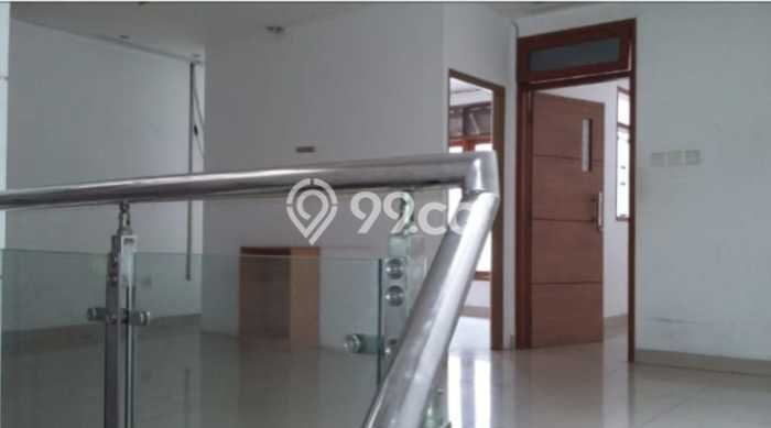Siap Huni Hunian Elit 5 Kamar di Tebet Dekat ke Mana Pun Siap Huni Hunian Elit 5 Kamar di Tebet Dekat ke Mana Pun