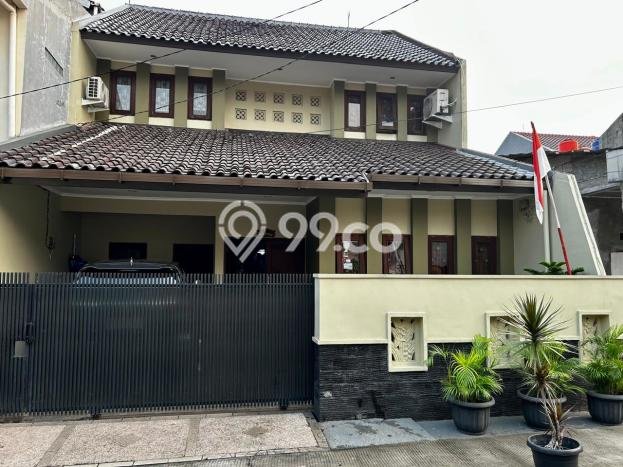 SPECIAL LISTING! Rumah di Tebet, 4 KT, Akses Fasilitas, Luas 135m² Bangunan 180m² SPECIAL LISTING! Rumah di Tebet, 4 KT, Akses Fasilitas, Luas 135m² Bangunan 180m²