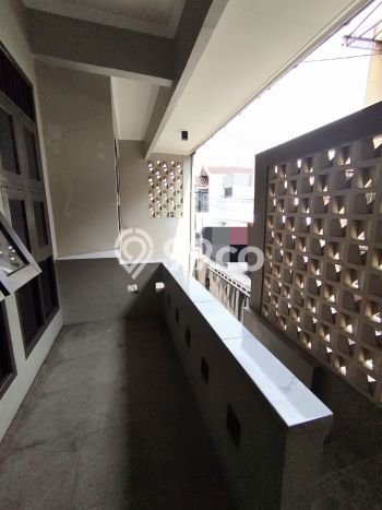 PREMIUM CHOICE! Rumah di Tebet, 4 KT, Area Asri, LT 125m² LB 180m² PREMIUM CHOICE! Rumah di Tebet, 4 KT, Area Asri, LT 125m² LB 180m²