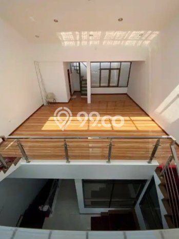 Siap Huni Rumah Mewah 4 Kamar di Tebet Dekat ke Mana Saja Siap Huni Rumah Mewah 4 Kamar di Tebet Dekat ke Mana Saja