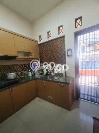 RECOMMENDED! Rumah di Tebet, 4 KT, Lokasi Strategis, Luas 140m² Bangunan 250m² RECOMMENDED! Rumah di Tebet, 4 KT, Lokasi Strategis, Luas 140m² Bangunan 250m²