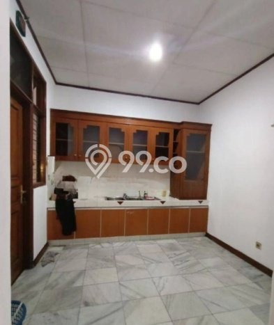 EXCLUSIVE OFFER! Rumah kawasan Tebet, 3 KM, Area Premium, LT 180m² Bangunan 220m² EXCLUSIVE OFFER! Rumah kawasan Tebet, 3 KM, Area Premium, LT 180m² Bangunan 220m²