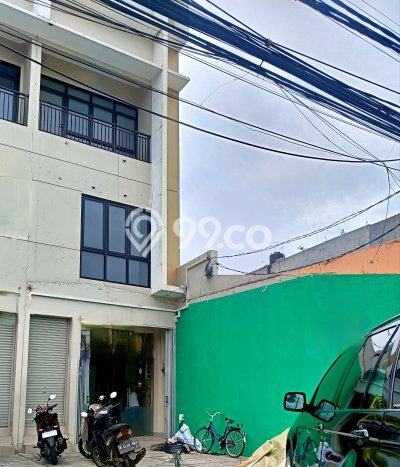 Ruko Komersial Disewakan di Tebet Jakarta Selatan Luas 200m2 Ruko Komersial Disewakan di Tebet Jakarta Selatan Luas 200m2