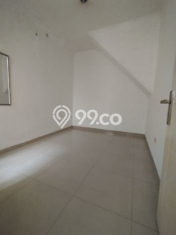 Rumah Nyaman di Tebet, 4 KT, Lingkungan Strategis, LT 150m² LB 250m² Rumah Nyaman di Tebet, 4 KT, Lingkungan Strategis, LT 150m² LB 250m²
