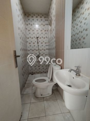 Rumah Nyaman di Tebet, 4 KT, Lingkungan Strategis, LT 150m² LB 250m² Rumah Nyaman di Tebet, 4 KT, Lingkungan Strategis, LT 150m² LB 250m²
