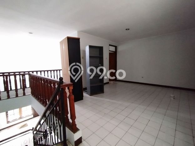 PROPERTI UNGGULAN! Rumah di Tebet, 2 KT, Area Premium, LT 89m² Bangunan 150m² PROPERTI UNGGULAN! Rumah di Tebet, 2 KT, Area Premium, LT 89m² Bangunan 150m²