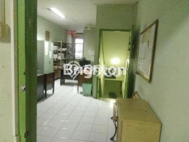 Ruko Dijual di Jakarta Barat LT 150m2 & LB 350m2 Lokasi Terbaik! Ruko Dijual di Jakarta Barat LT 150m2 & LB 350m2 Lokasi Terbaik!