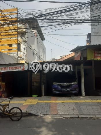 Rumah Mewah LB 185m2 Siap Huni Desain Elegan di Tanjung Duren Utara, Jakarta Barat Rumah Mewah LB 185m2 Siap Huni Desain Elegan di Tanjung Duren Utara, Jakarta Barat