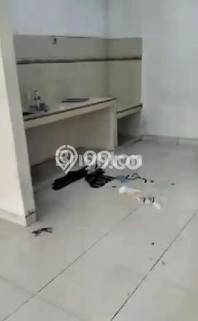 Jarang Ada! Rumah Sewa 5 Kamar Bagus Siap Huni Tanjung Duren Jarang Ada! Rumah Sewa 5 Kamar Bagus Siap Huni Tanjung Duren