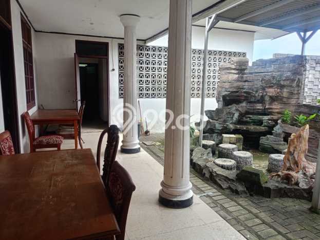 Lokasi terbaik! Rumah siap pakai dikontrakkan di Colomadu LB 400m2 Lokasi terbaik! Rumah siap pakai dikontrakkan di Colomadu LB 400m2