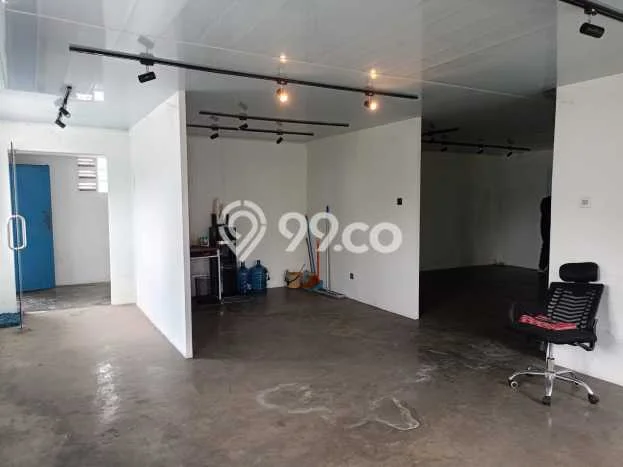 KAWASAN PREMIUM! Gudang Kawasan Colomadu, Luas 400m², Jalan Strategis KAWASAN PREMIUM! Gudang Kawasan Colomadu, Luas 400m², Jalan Strategis