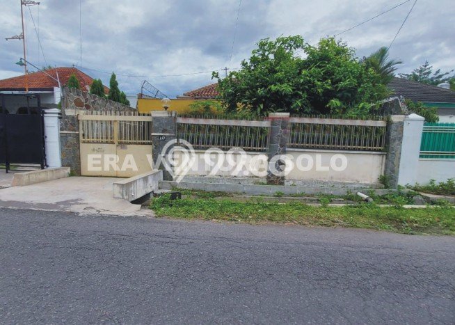 Hunian Eksklusif Dijual LT 292m2 di Purwosari, Solo Hunian Eksklusif Dijual LT 292m2 di Purwosari, Solo