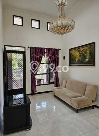 Lokasi terbaik! Rumah siap huni disewakan di Colomadu LB 90m2 Lokasi terbaik! Rumah siap huni disewakan di Colomadu LB 90m2