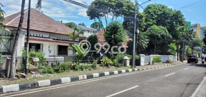 Siap Huni Rumah Mewah 4 Kamar di Menteng Dekat ke Mana Pun Siap Huni Rumah Mewah 4 Kamar di Menteng Dekat ke Mana Pun