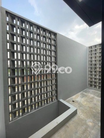 Rumah Luas Asri 3 KT Siap Huni di BSD City Tangerang Rumah Luas Asri 3 KT Siap Huni di BSD City Tangerang