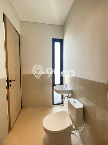 Jual Rumah Strategis Bagus Punya 3 KT di BSD Tangerang Selatan SHM Jual Rumah Strategis Bagus Punya 3 KT di BSD Tangerang Selatan SHM