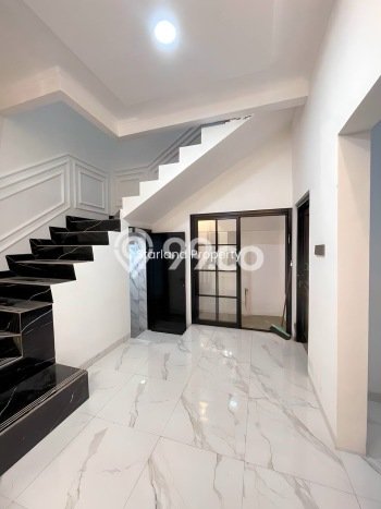 Hunian Cantik Modern Lb 116m2 di Ciputat, Tangerang Selatan Hunian Cantik Modern Lb 116m2 di Ciputat, Tangerang Selatan