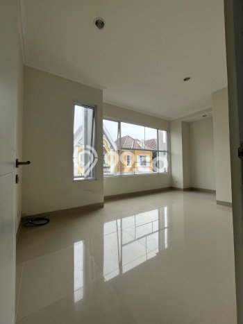 Dijual Hunian Rumah Terawat 2 KT di Gading Serpong, Tangerang Dijual Hunian Rumah Terawat 2 KT di Gading Serpong, Tangerang